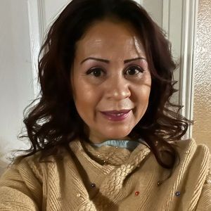 Meet your Posher, Gloria